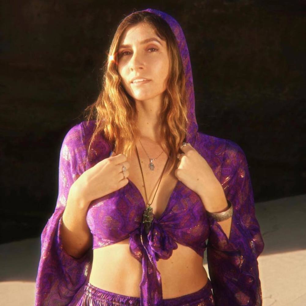 Meet your Posher, Ivory